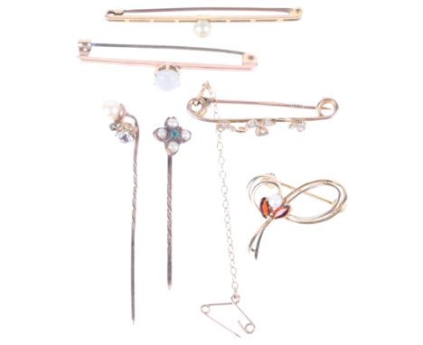 Various brooches and stickpins, comprising 4 x 9ct gold brooches, 7.7g gross, and 2 x unmarked stickpins, 2.3g gross (6)Lot s
