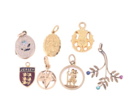 Various charms and pendants, comprising 5 x 9ct gold, 7.2g gross, 1 x unmarked gem floral spray, 28.2mm, 0.8g, and 1 x Victor