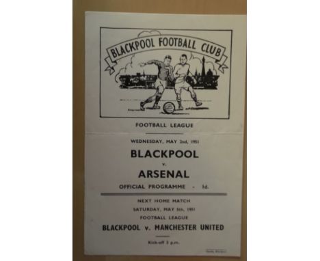 BLACKPOOL V ARSENAL 1950-51 - RARE Very rare and hard to obtain single sheet programme issued for the 50-51 Blackpool v Arsen