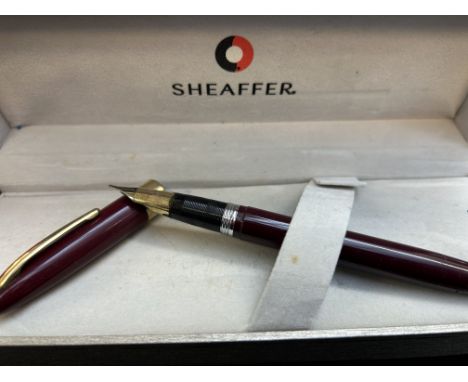 Sheaffer fountain pen with 14ct gold nib &amp; box