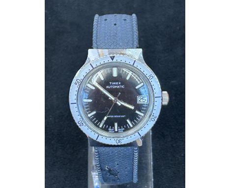 1970's Timex automatic divers watch with date app at 3 o clock, black dial with luminous hands &amp; batons. Keeping very goo