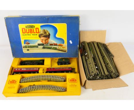 Hornby Dublo - A boxed vintage OO gauge train set EDP22 containing an EDL11 Class A4 4-6-2 'Silver King' 60016 with 2 passeng