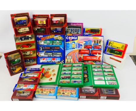 Matchbox - Corgi - Cameo - A mixed lot of 30 boxed diecast vehicles and sets in varying scales to include 92610 Super Courier