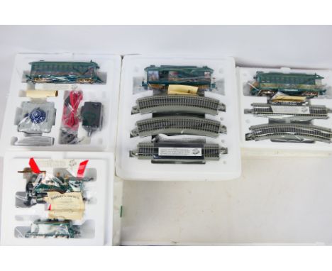 Bachmann - Hawthorn Village - Four On30 Scale model railway items for Lamp Light Express to include 2-6-0 Locomotive and Tend
