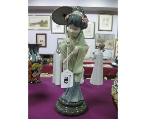 Lladro Pottery Figurine 'Japonesita Sombrilla' (boxed).