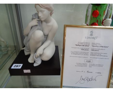 Boxed Limited Edition Lladro 'Soothing Reflection' 1399 of 1500