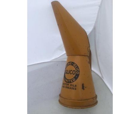 A Redline-Glico quart oil measure in good condition.