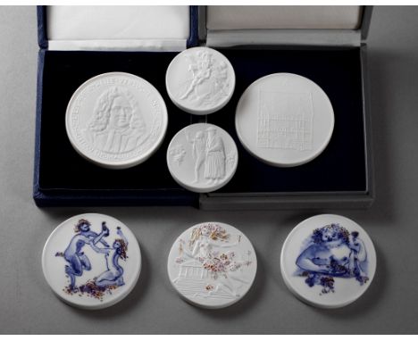 Meissen Konvolut Medaillen und Plakettenfünf und zwei Stück, 2. Hälfte 20. Jh., Medaillen mit Schwertermarken, bezeichnet und