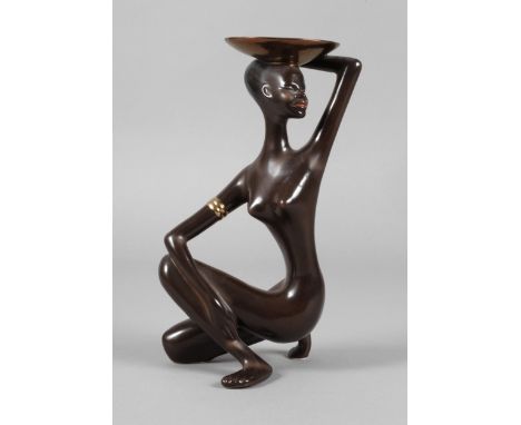 Wilhelm Goebel, Afrikanerin mit SchaleRödental, 1950er Jahre, originales Klebeetikett W. Germany mit der Nummer 13089, Steing