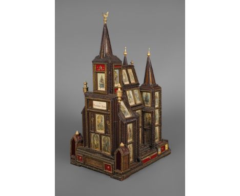 Polyphon in Form des Aachener Domsdeutsch, um 1890, überaus aufwendig gearbeitetes Gehäuse in Kerbschnitzerei, partiell vergl