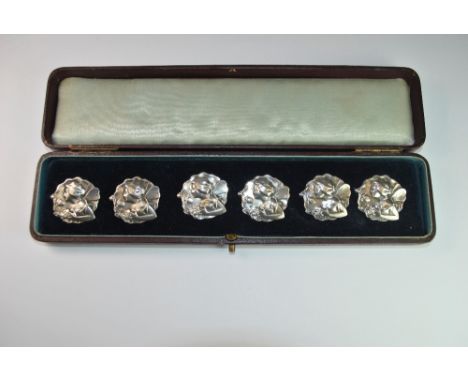 A lovely cased set of six Art Nouveau 925 silver buttons.