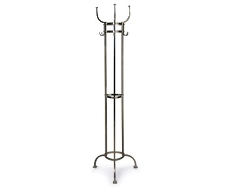 ClassiCon-Standgarderobe, 20. Jh.Design/Entwurf: Otto Blümel, 1908 Hersteller: ClassiCon, Reedition 20. Jh. Modell: Nymphenbu
