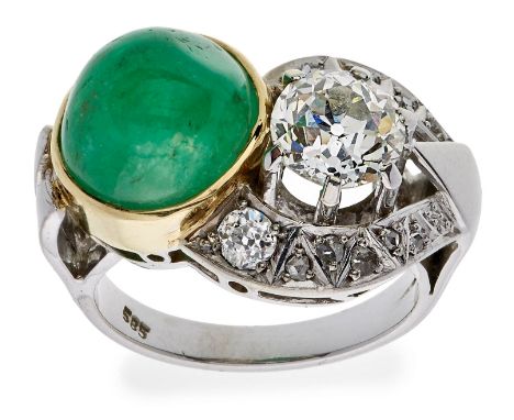 Gr. Diamant-Smaragd-Ring.14 kt WG/GG, besetzt m. 1 Altschliff-Diamant v. ca. 1,40 ct (Farbe leicht getönt/Reinheit vvsi), 1 A