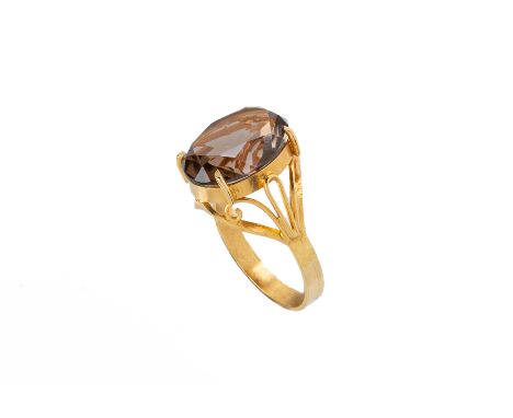 A SMOKY QUARTZ RING
The oval smoky quartz in an gold setting
US 7 - 7.5
4g
Condition: For a condition report or further image