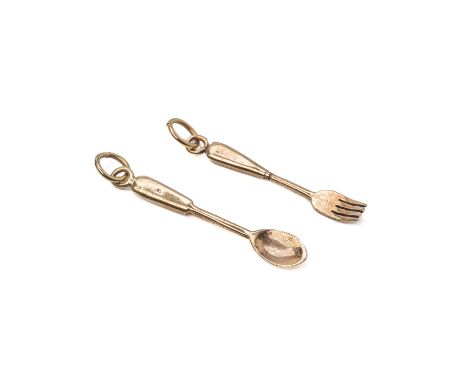 A PAIR OF 9K GOLD FORK AND SPOON CHARMS / PENDANTS
UK hallmarks for London 1977, makers mark RM
3.5cm long excluding bail
2.9