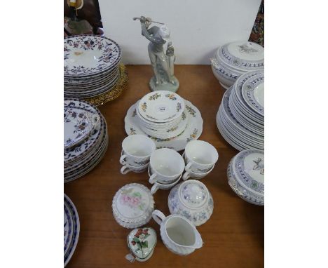 A mixed lot of assorted ceramics to include a quantity of Aynsley Cottage Garden a Lladro figure of a golfer and other mixed 