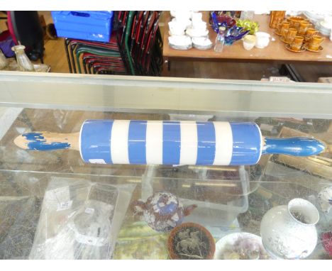 A TG Green Cornish ware rolling pin 