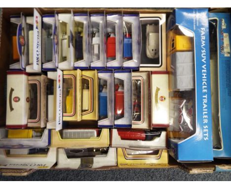Diecast - A good lot of approx. 25 diecast model motor vehicles to include, a Matchbox K-31 Superkings diecast model of a Pet