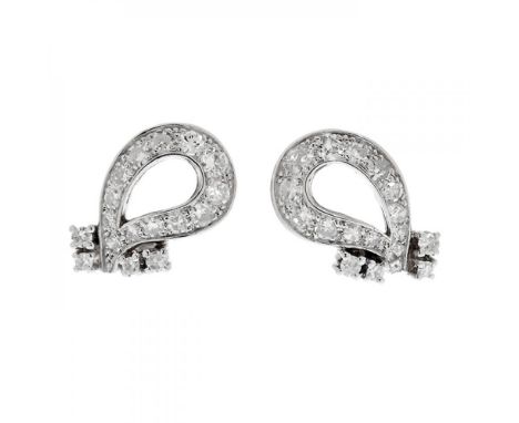 Pair of earrings in 18kts white gold. Model button half loop lined with diamonds, brilliant cut, I color, SI1 purity, total w