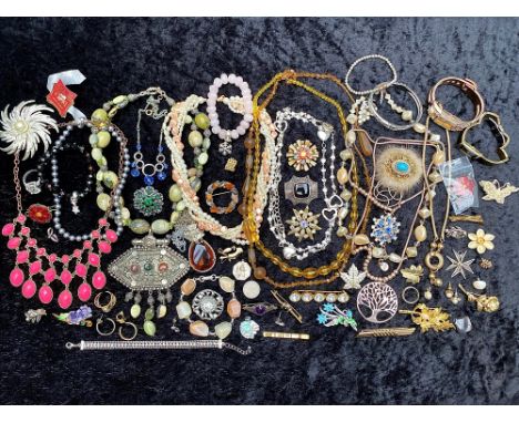 Collection of Vintage Costume Jewellery, comprising various brooches, bracelets, beads, pearls, rings, pendants, earrings, wa