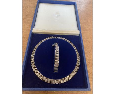 Heavy Silver Link Necklace & Bracelet Set, boxed.  Collar style necklace and matching bracelet with heart fastener and safety