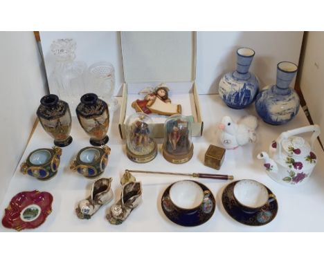Quantity of good quality collectables to include a pair of Delft vases, Capodimonte ceramic boots, pair of limited edition Jo