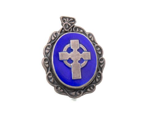 ALEXANDER RITCHIE (SCOTTISH, 1856–1941), IONA PROVINCIAL SILVER AND ENAMEL PENDANT LATE 19TH / EARLY 20TH CENTURY stamped AR 