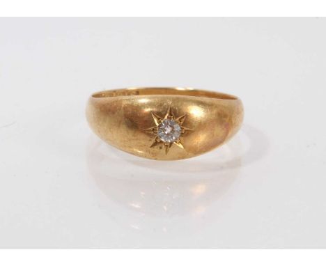 Early 20th century 18ct gold diamond gypsy ring with an old cut diamond in star shape setting, Birmingham 1917. Ring size N½.