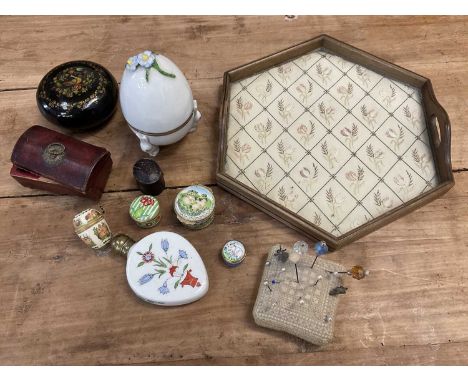 Group of Halcyon Days enamel boxes, Herend porcelain egg and antique jewellery boxes, housed on octagonal tray with inset sil