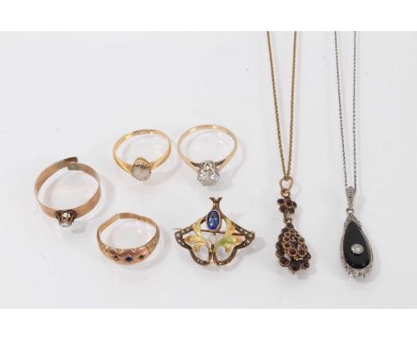 Group of jewellery to include an Art Nouveau sapphire and enamel brooch, four gold dress rings and two pendants  Art Nouveau 