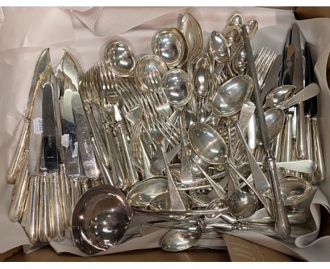 GARRARD &amp; CO PLATED CANTEEN OF CUTLERY