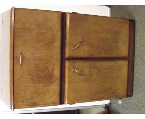 Art deco walnut veneer cocktail cabinet, hinged top and fall flap revealing an illuminated and mirrored interior, fitted with