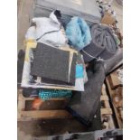 LARGE JOBLOT OF RUGS /FLOOR MATS / RUNNERS AND MORE - EVERYTHING YOU SEE - ALL BRAND NEW NEVER USED