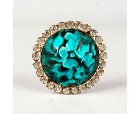 Elegant round head decorated in blue enamel coloration set against a black ground, surrounded with small rhinestones. Dimensi