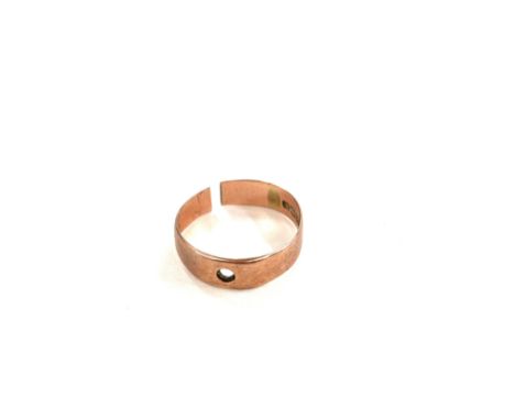Broken 9ct gold chunky ring total weight 3.4 grams 