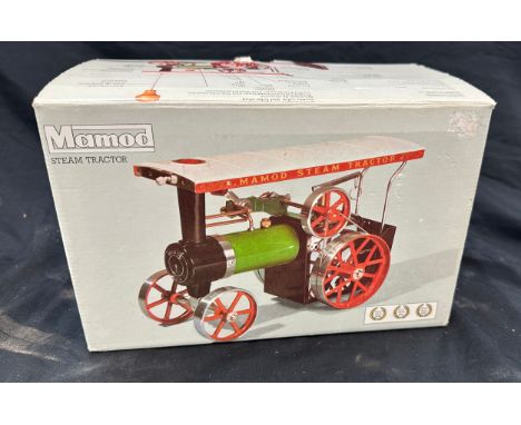 Boxed Mamod steam tractor TE1A 