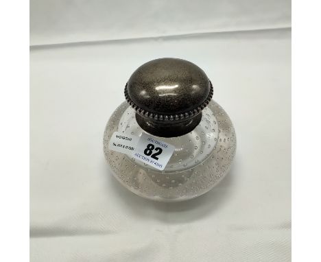 SILVER TOP &amp; BUBBLE GLASS INKWELL - 13 CMS (D)