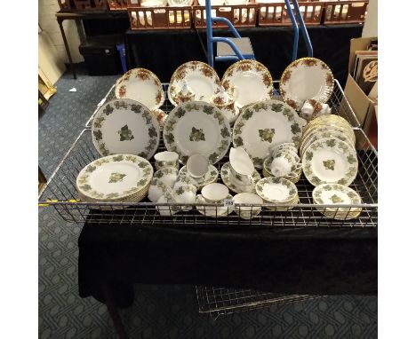 ROYAL WORCESTER DINNER SERVICE - MATHON