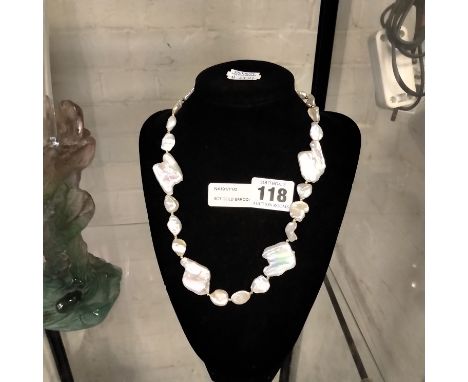 9CT GOLD BAROQUE PEARL NECKLACE