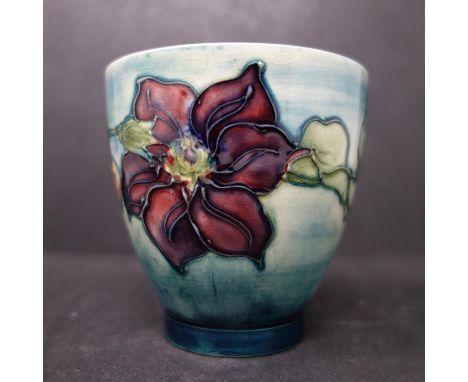 A vintage Moorcroft 'Clematis' small planter pot, H.9cm 