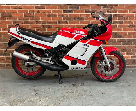 Make & Model:Yamaha, RD Date of Reg:E104BNU Colour:White cc:347 MoT:2025-10-01 Fuel Type:Petrol Mileage:25890  Summary:Regist