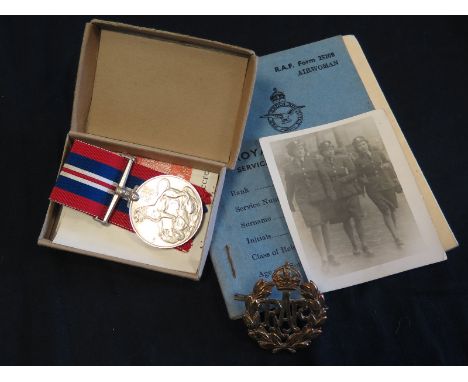 WAAF WW2 airwoman's service and release book to 490916 W/OP E K Selby with boxed war medal photo and hat badge