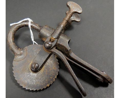 Powder Tester c19th century, large wheel graduated from 2 to 24 (yards?). Light rusting. Interesting lot. 