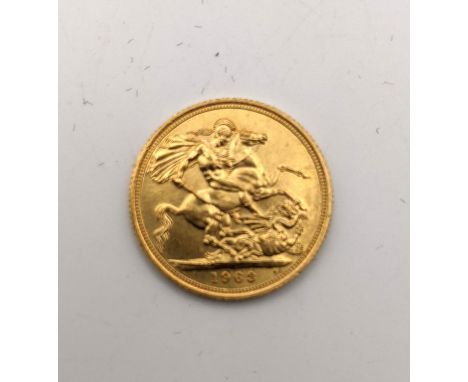 United Kingdom - Elizabeth (1952-2022) Sovereign dated 1963 featuring Mary Gillicks, portrait of Queen Elizabeth II right ./.