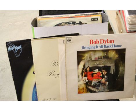 Vinyl - Small quantity of LP's to include Bob Dylan, Rolling Stones, The Beatles, Cat Stevens and more.  Condition is fair to