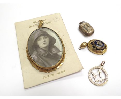 A 9ct gold Masonic pendant, 2.2g a part of a clasp with enamel to front, unmarked, Victorian locket with black enamel decorat