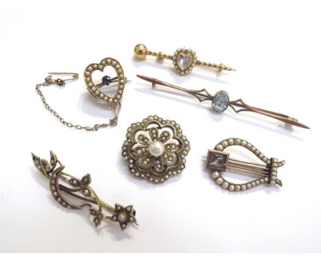 Six various brooches including seed pearl, woven hair panel, moonstone heart and pearl, two 9ct gold examples, 8.8g the other