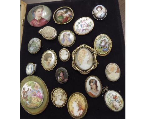 A collection of portrait and cameo brooches/pendants
