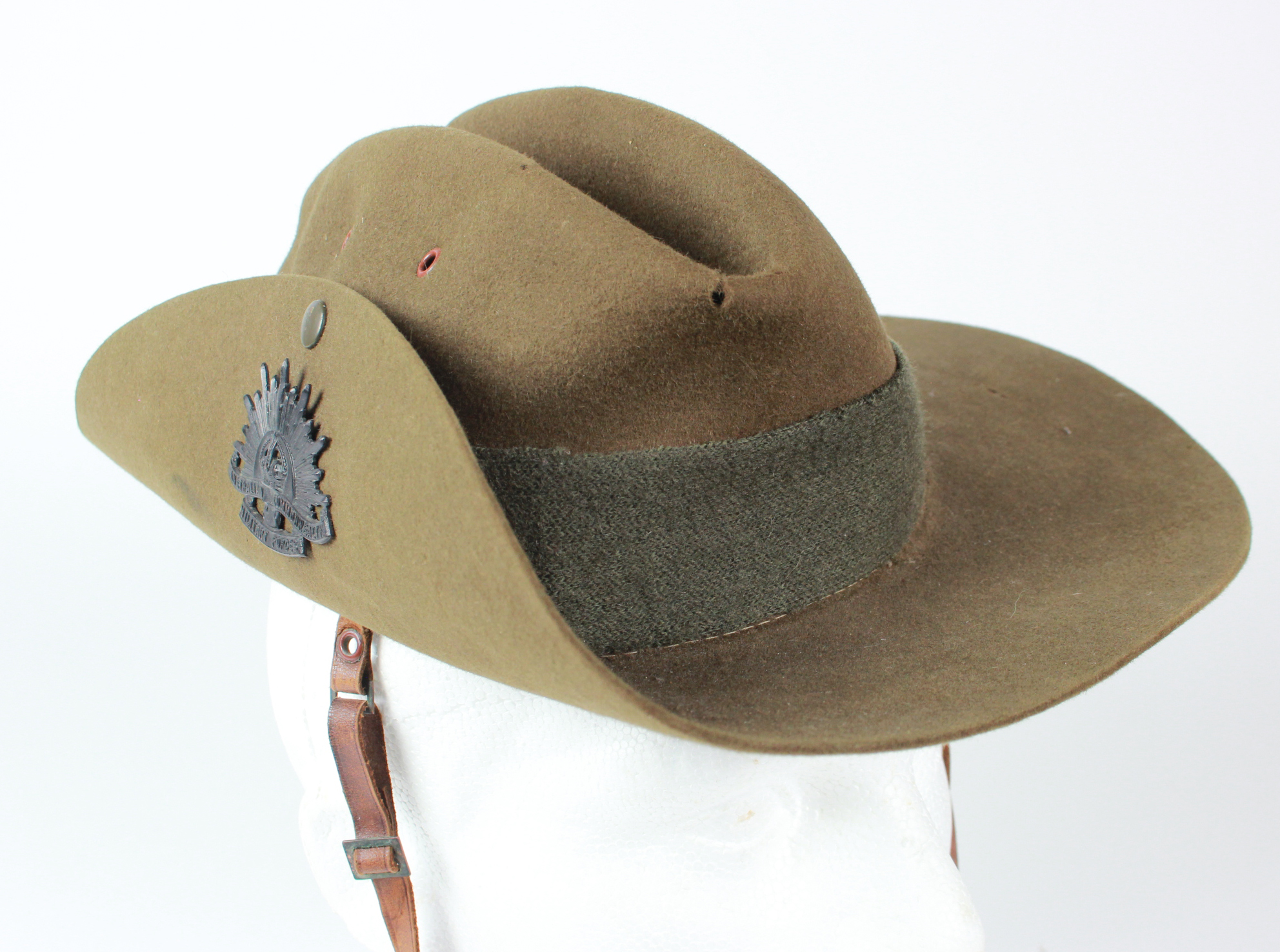 Australian Slouch hat, 1942 dated leather liner, good order.