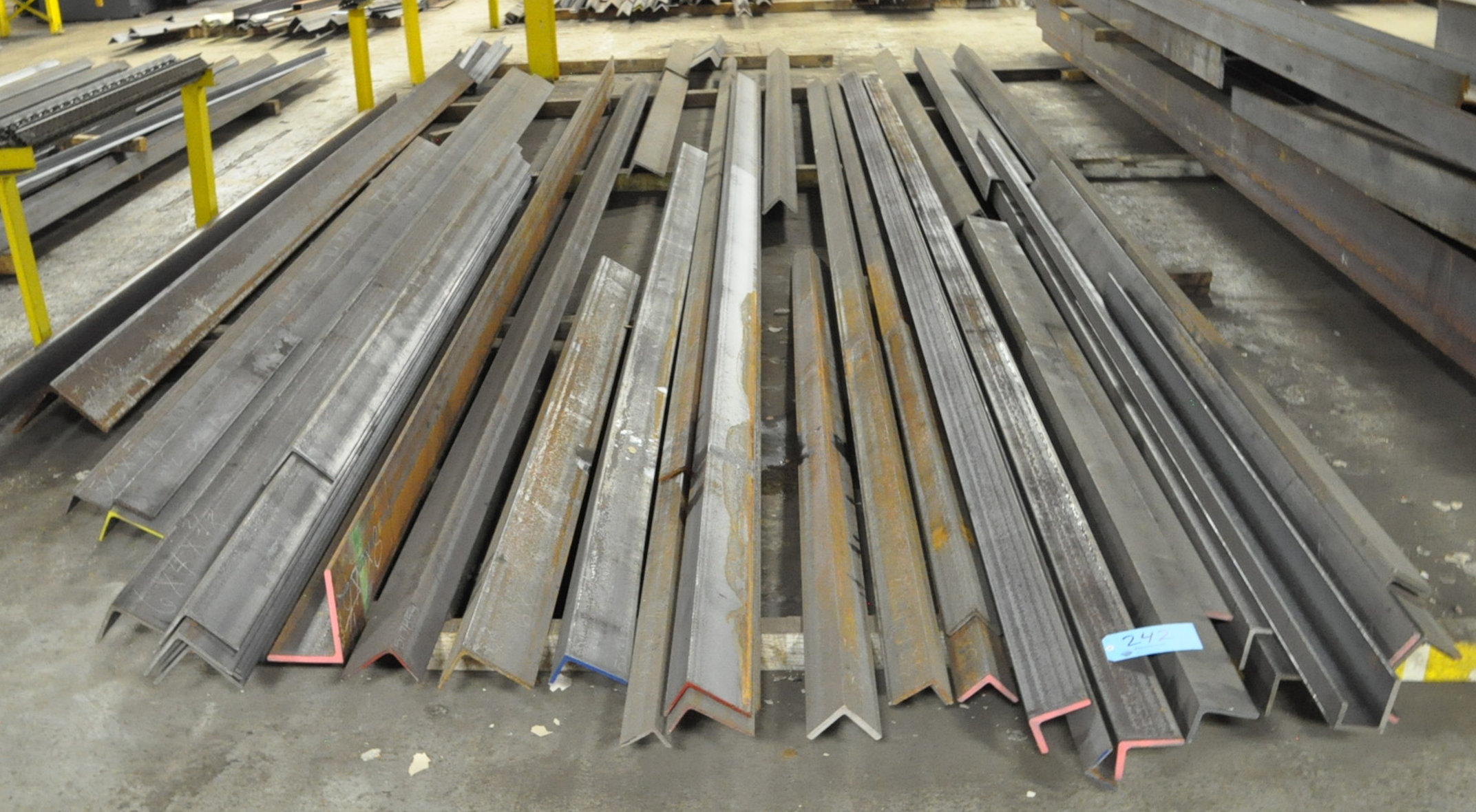 lot-steel-angle-iron-various-widths-and-lengths-in-1-group